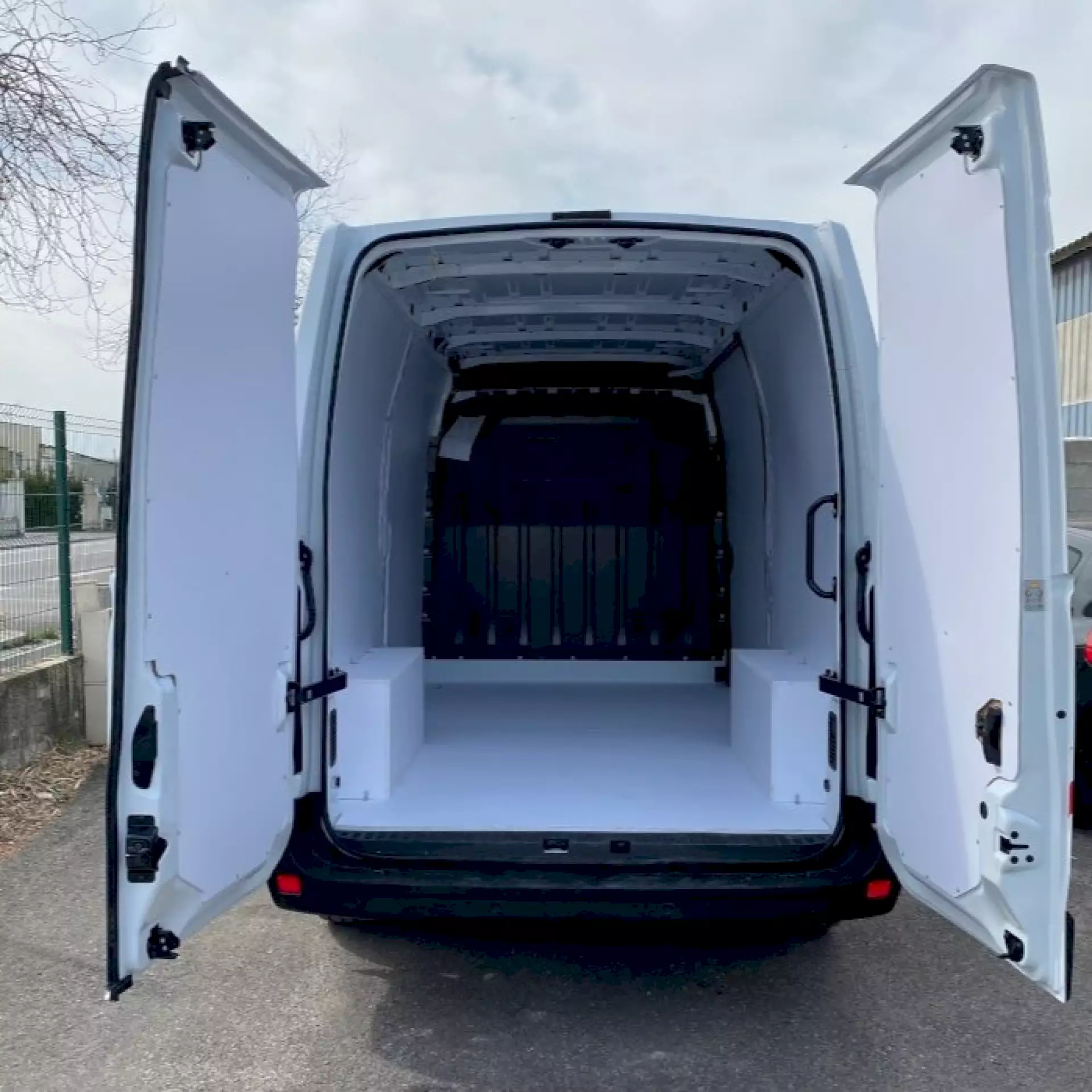 Kit aménagement nissan nv400 et Interstar L1H1 2022